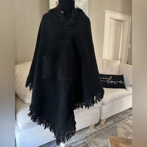 Black Bohemian Hippie Handwoven Llama Alpaca Wool Hooded Fringed Poncho Size OS